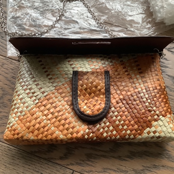 NWOT Cute purse (can be a clutch or shoulder) - Picture 4 of 5